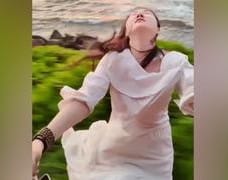 Turista chinesa cai de trem no Sri Lanka enquanto grava vídeo para o TikTok