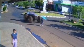 Mulher é Atropelada por Trator da Prefeitura de Porto Lucena no RS