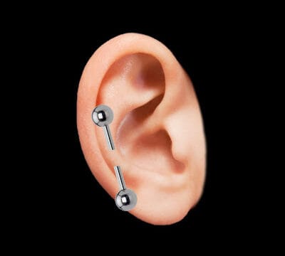 Homem tem orelha arrancada durante briga e leva parte do membro ao hospital para reimplante