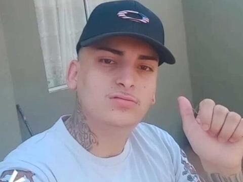 Jovem de 19 anos é morto a tiros em tabacaria; família e amigos lamentam