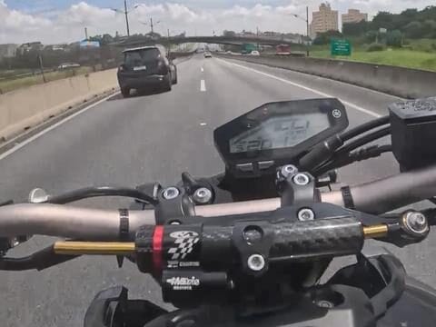 Motociclista é ferido por linha de pipa na Rodovia Anchieta, em São Bernardo do Campo