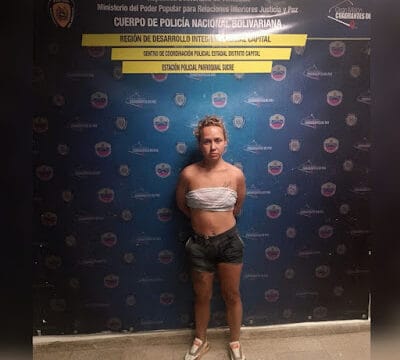 Mulher mata homem com gargalo de garrafa em Caracas, Venezuela