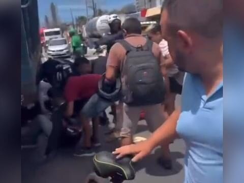 Mulher sofre grave ferimento ao ser atropelada por caminhão em Recife