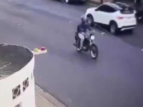 Motoboy morre após colisão e ser atropelado por ônibus em Campo Grande (MS)