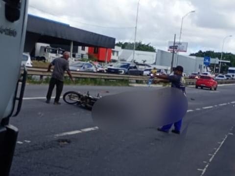 Motociclista é decapitado e tem corpo dilacerado após colisão na BR-101 em João Pessoa, Paraíba