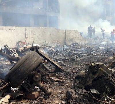 Avião com 244 pessoas cai após decolagem na Índia