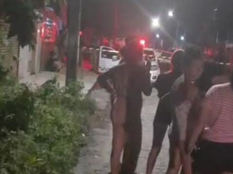 Caminhoneiro é morto a tiros dentro de carro no Bairro das Indústrias, em João Pessoa