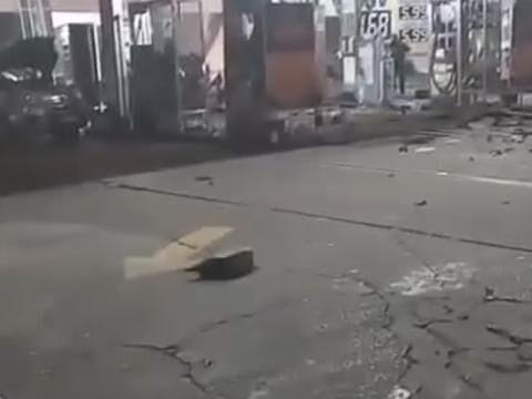 Explosão de carro em posto deixa um morto e um ferido no centro do Rio de Janeiro