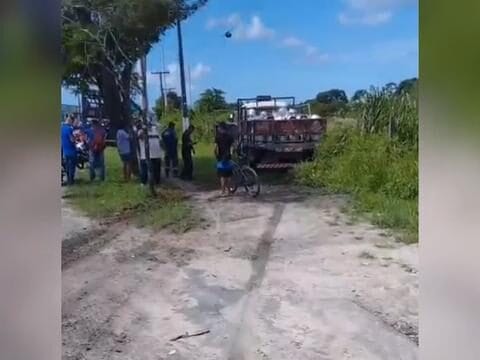 Motociclista morre ao ser atropelado por caminhão em Maceió