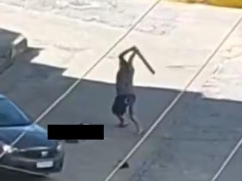 Homem é morto a pauladas em estacionamento de supermercado em Nova Venécia