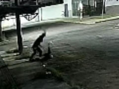 Morador de rua é morto a facadas por outro em ataque brutal na região central de Campo Grande