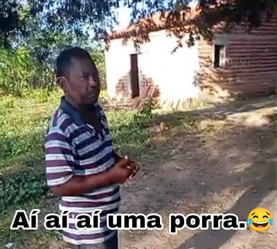 “Aí aí aí aí”: ladrão é espancado com vara de bambu após ser pego roubando
