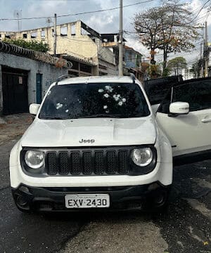 FOTOS: Casal morre em confronto com a polícia na Penha e dinheiro é apreendido