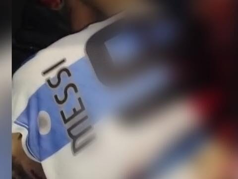 Fã do Messi e amigo são executados dentro de carro de aplicativo em Manaus