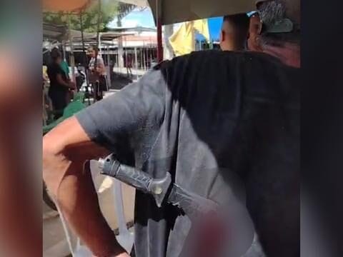 Homem é esfaqueado e fica com faca cravada nas costas em Petrolina