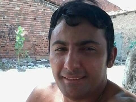 Homem é encontrado morto dentro de residência no bairro Tancredo Neves, em Fortaleza, Ceará
