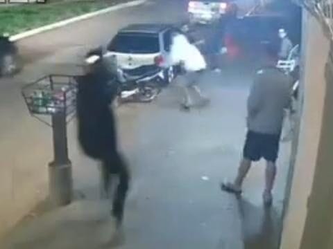 Homens são mortos a tiros em distribuidora de bebidas em Araguari