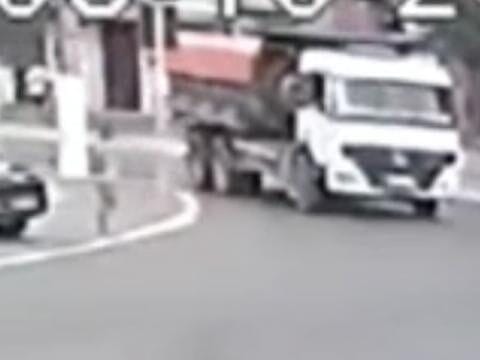 Homem com depressão morre ao se jogar embaixo de caçamba em Tianguá