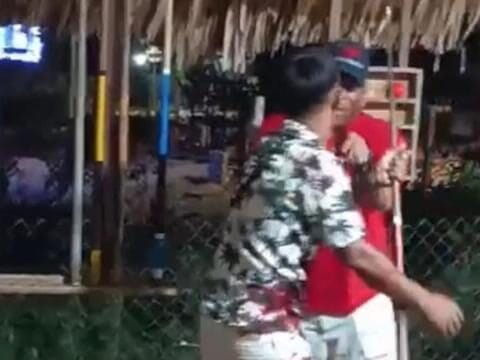 Homem é preso após decapitar rival com facão e carregar cabeça pelas ruas de Coveñas, na Colômbia