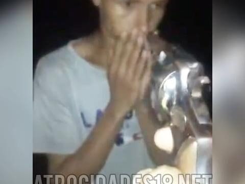 “Um tiro ou 30 ripadas?”: Vídeo mostra jovem sendo ameaçado e agredido após acusação de roubo