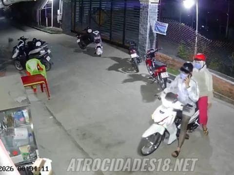 Homem leva golpe de facão no pescoço em confronto armado com faca e facão em Bến Sỏi, Tây Ninh