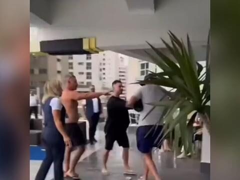 Homem bêbado é agredido na frente da família, sofre queda grave e quebra o pé