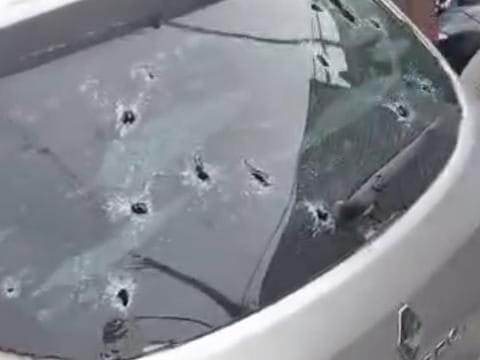 Dois são fuzilados dentro de carro e um terceiro é baleado no RJ