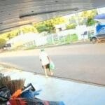 Idoso de 71 anos é atropelado ao sair de comércio em Jataí; vídeo mostra momento do acidente