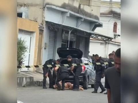 Homem é encontrado nu e com sinais de espancamento dentro de porta-malas no Rio de Janeiro