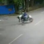 Mulher cai de moto por aplicativo e é atropelada por carro na Avenida Daniel de La Touche